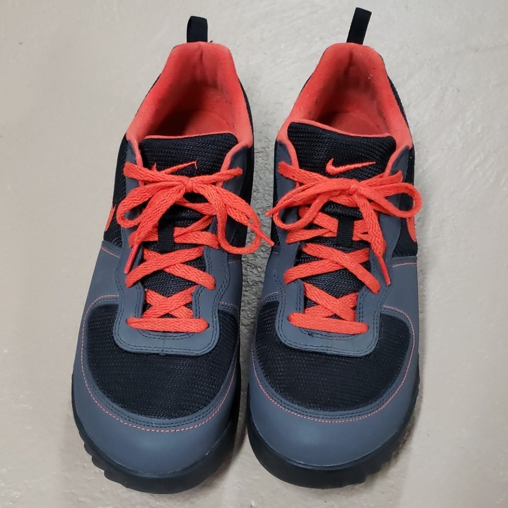 Nike ACG TAKOS Hiking sneakers Size 12